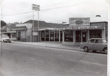 Photograph - Bamboo Motel, Tween Lakes Motel,  Lakes Entrance c1960, c1960