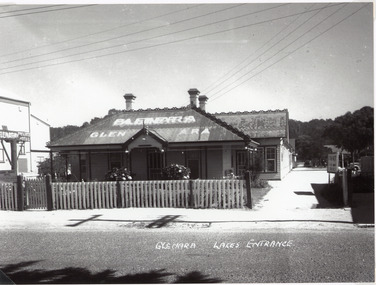 Photograph - Glenara Guest House Lakes Entrance   c1940