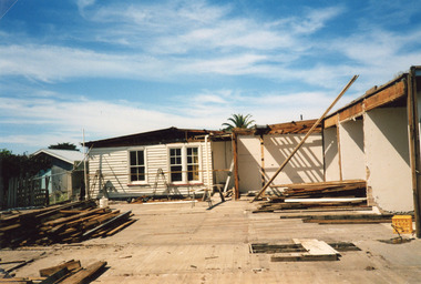 Photograph - Glenara Motel, Holding M, 2002c