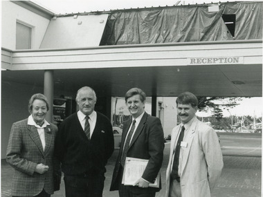 Photograph - Bellevue complex Planning Committee  lakes Entrance  1994, Lakes Post Newspaper