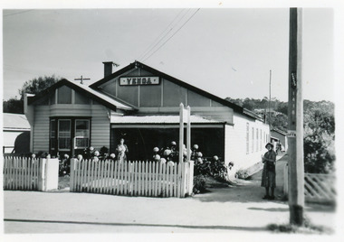 Photograph - Venga Guesthouse Lakes Entrance c1930