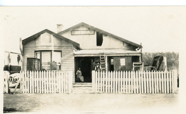 Photograph - Venga Guesthouse Lakes Entrance   c1925