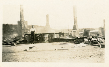 Photograph - Cafe Francais Lakes Entrance  c 1925