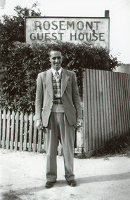 Photograph - Rosemont Guesthouse/Ron Willis    1951, Willis, Barbara, 1951c