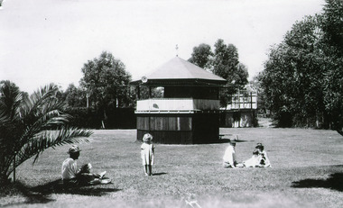 Photograph, Bulmer H D, Whiters Camp Park, 1940c