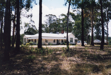 Photograph - Kilkenny Guest House, Gray Street. Lakes Entrance  c2005