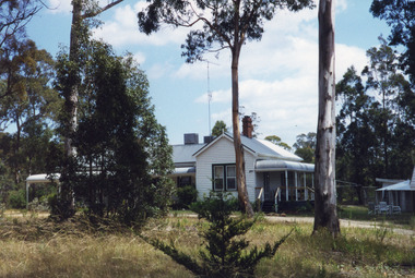 Photograph - Kilkenny Guest House, Gray Street. Lakes Entrance Victoria  c2005