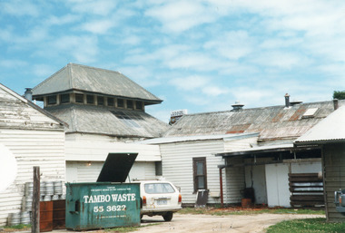 Photograph - Club Hotel . Lakes Entrance Victoria c1999, Holding M