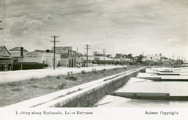Postcard - Esplanade, Lakes Entrance  c1940, Bulmer H D