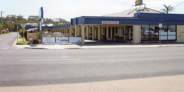 Photograph - Vizes Cafe. Bamboo Motel, 2008