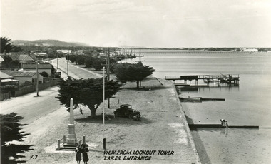 Postcard - Esplanade  Lakes Entrance
