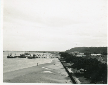 Postcard - Post Office jetty Lakes Entrance Victoria