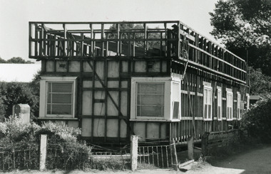Photograph - Ray and Vi Symmons house, Esplanade Lakes Entrance  1995