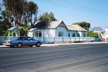 Photograph - Historic House, Carpenter's caravan Park. Lakes Entrance Victoria, Fish, Marie, c2002