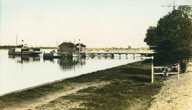 Postcard - Post Office Jetty Lakes Entrance Victoria c1930, Valentine Series