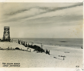 Postcard - Ocean Beach Lakes Entrance  1950's, c1950