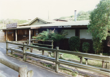 Photograph - Footbridge Kiosk   Lakes Entrance Victoria c1980, Tambo Shire, kiosk on the hummocks.  Lakes Entrance Victoria, 1980c