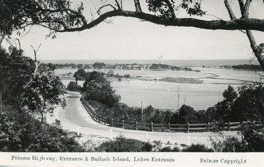 Postcard - Princes Highway, Lakes Entrance, Victoria, Bulmer H D, 1930C