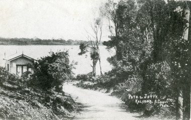 Postcard - Kalimna Jetty, Cooper Alexander, 1915c