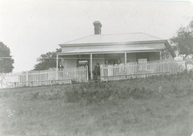 Photograph - Cliff Crest Tearoom, 1930c