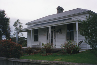 Photograph - Cliff Crest Tearoom, Gibson, Tim, c2000