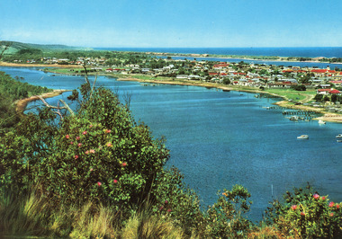 Postcard - Lakes Entrance, Engelander John & Co Pty Ltd, 1980c