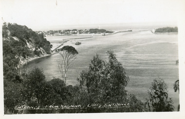 Postcard - The Entrance, The Lakes Studio, 1940c