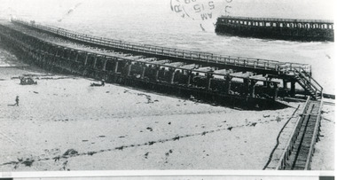 Photograph - Entrance Piers, 1905c