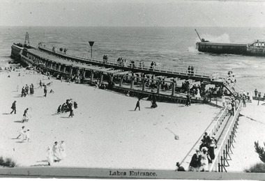 Photograph - Entrance Beach, Bulmer H D, 1915c
