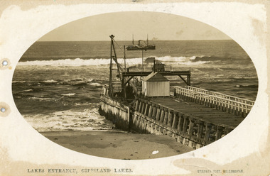 Postcard - Eastern Pier, Vogt, Stanley, 1910c