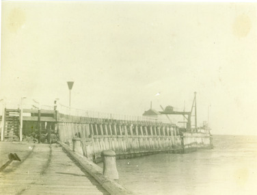Photograph, Phillips Miss L, Entrance to Gippsland Lakes: Lakes Entrance, 1910c