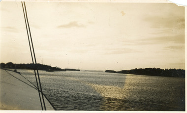 Photograph - The Entrance, Lakes Entrance, Victoria. c1920