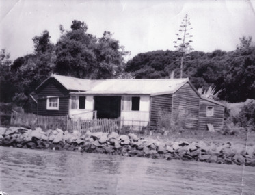 Photograph - Schnapper Cottage, 1944