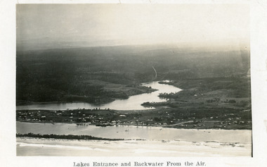 Postcard - Early aerial view of township of Lakes Entrance, Bulmer H D, 1922c
