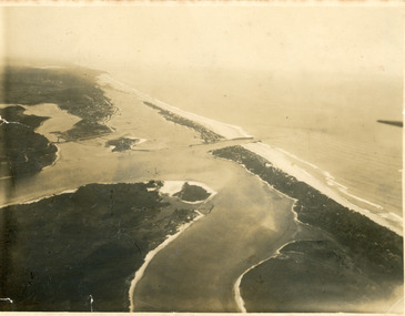 Photograph - Foreshore Lakes Entrance, Bulmer H D, 1923c