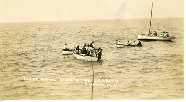 Postcard - SS Despatch shipwreck Lakes Entrance Victoria  1911