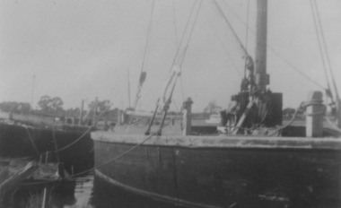 Photograph - SS JCD, Lady Harriet barge on right. Paynesville Victoria, 1938