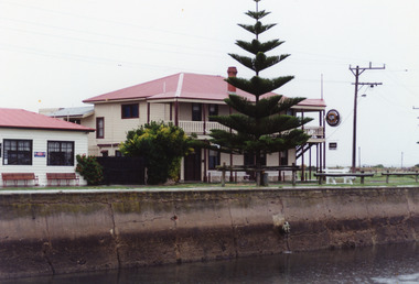 Photograph - Port Albert Hotel, 1985 c