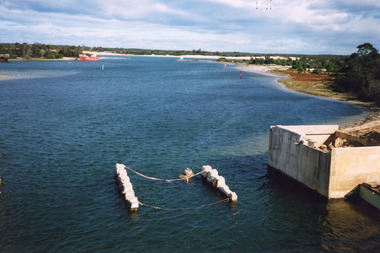 Photograph - Cable being attached North Arm Bride Lakes Entrance, 2000