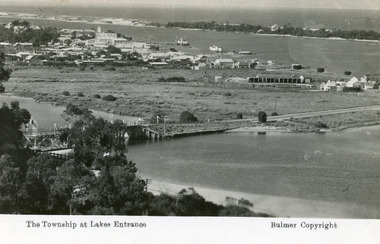 Postcard - Lakes Entrance, Bulmer H D, 1935