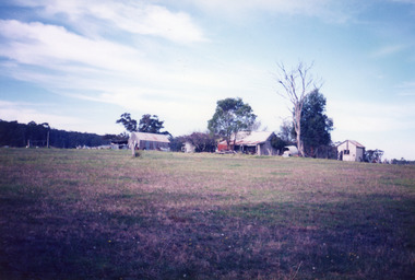 Photograph - Historic House, 106 Ostlers Road, Lakes Entrance Victoria, Bennett, Vera, 1991