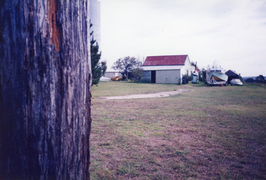 Photograph - Historic House, Capes Road, Lakes Entrance , Victoria, Bennett, Vera, 1991