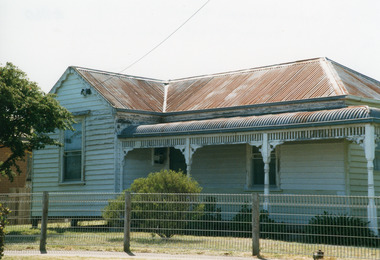 Photograph - Historic House, 12 Hunter Street. Lakes Entrance Victoria, 1999