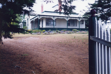 Photograph - Historic House 90 Carpenter Street, Lakes Entrance, 2000