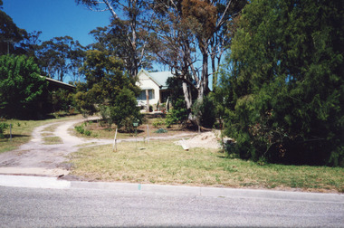 Photograph - Housing, Holding M, 6 Worcester Street, Lakes Entrance Victoria, 1999