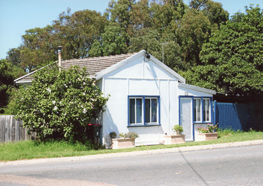 Photograph - Housing, 112 Lake Bung Beach Road, Lake Bunga Lakes Entrance 2008