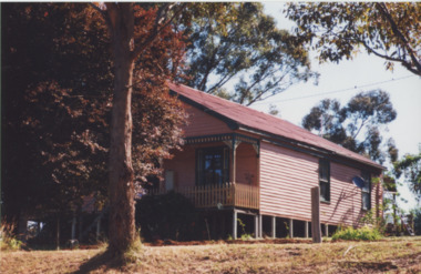 Photograph - Boarding house, 9 - 11 Old Buchan Road,  Nowa Nowa Victoria, 1999