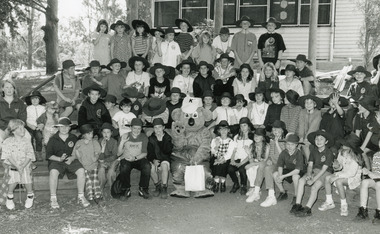Photograph - Metung Primary School Sunwise hat-wearing awareness  1996, Lake Post Newspaper