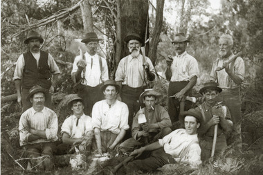 Postcard - Kalimna West School 1900
