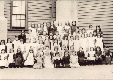 Photograph - Lakes Entrance State School Students1904